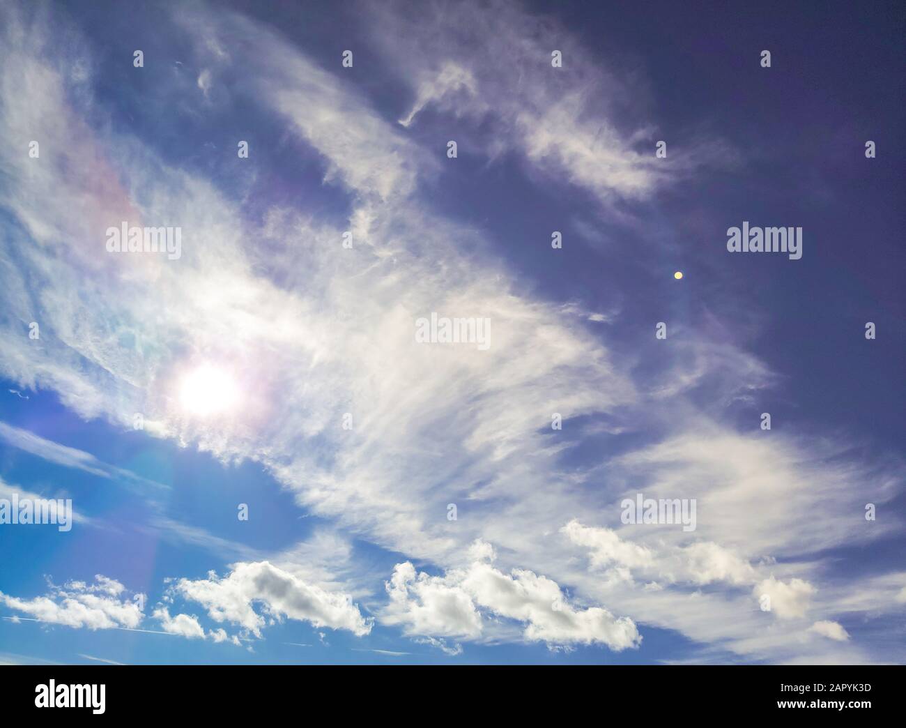 Concept de carte ciel nature avec nuages comme fond naturel Banque D'Images