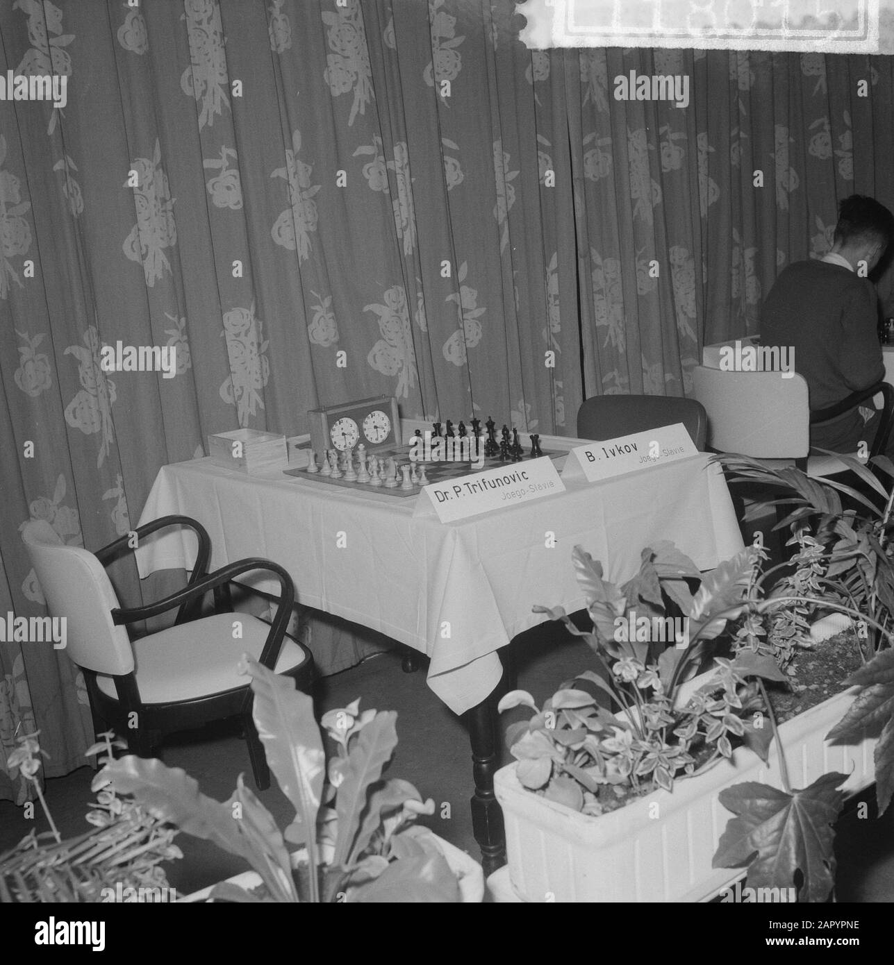 Tournoi d'échecs de zone à Berg en Dal, table vide de Trifunovic et Ivkov Date: 21 novembre 1960 lieu: Montagne et Dal mots clés: Tournois d'échecs, tables Nom personnel: Ivkov Banque D'Images