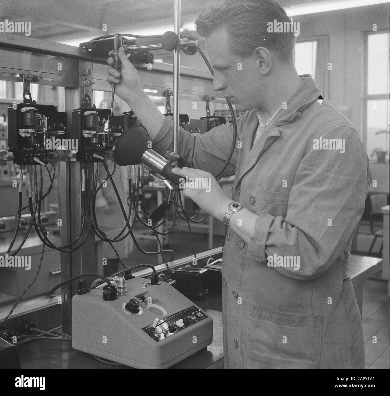 Vakopleiding à GEB Date: 27 avril 1961 mots clés: Vakopiducation Nom de l'institution: GEB Banque D'Images