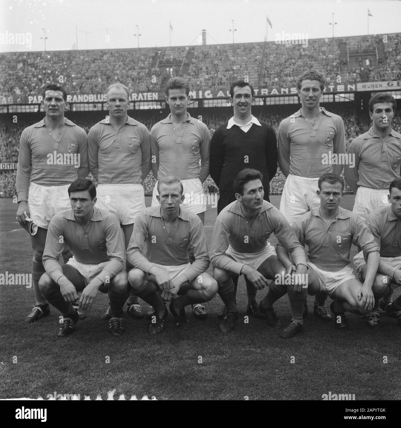 Squates Banque de photographies et d’images à haute résolution Alamy