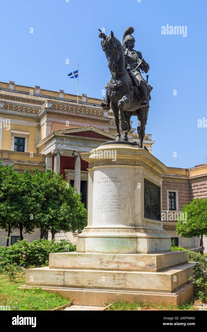 Statue en bronze de Theodoros Kolokotronis monté sur un cheval devant le musée historique national, Athènes, Grèce Banque D'Images