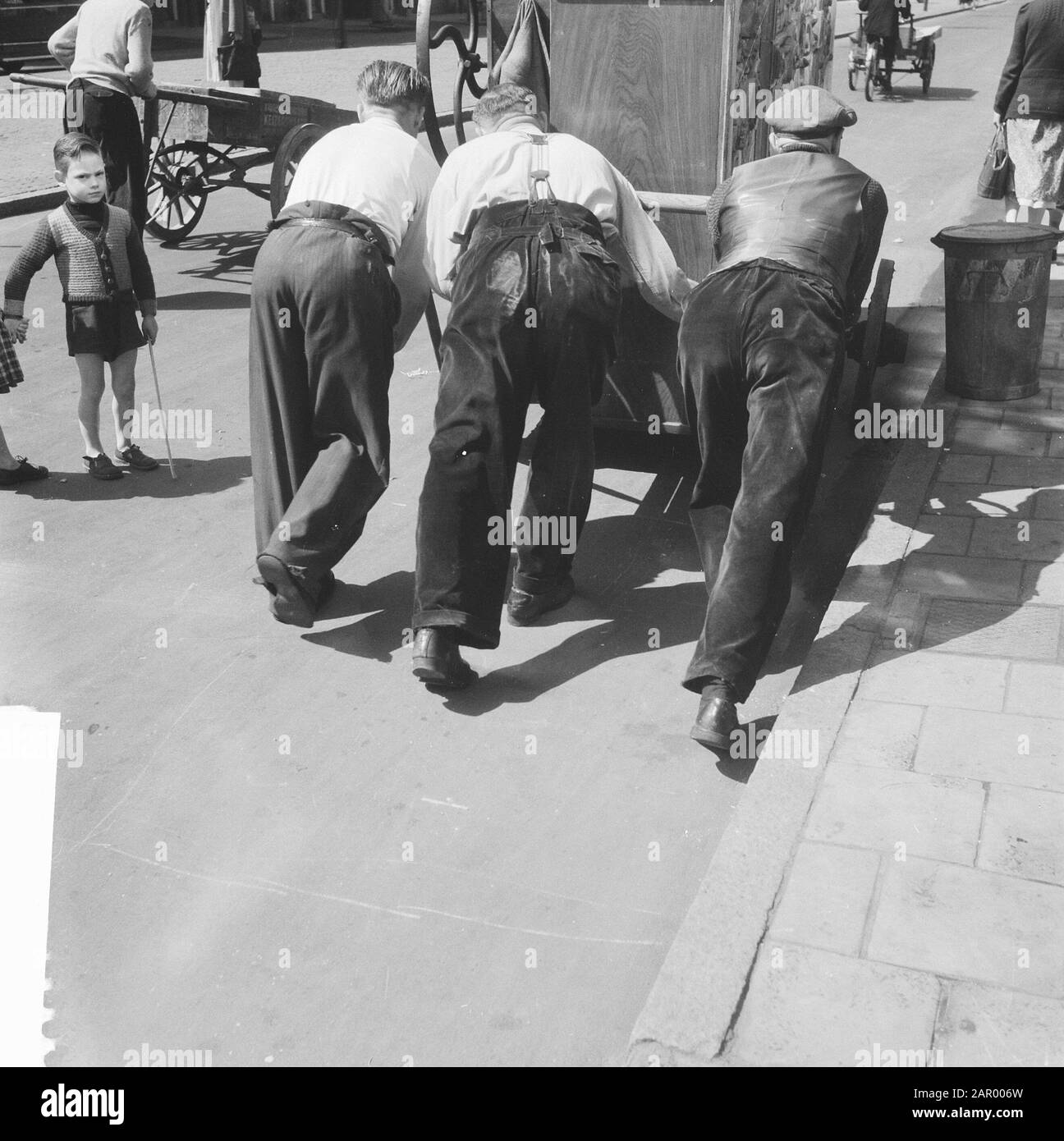 Série sur l'organe rotatif. Organe pivot est poussé Date: 23 août 1961 mots clés: Série, organes de tonneau Banque D'Images