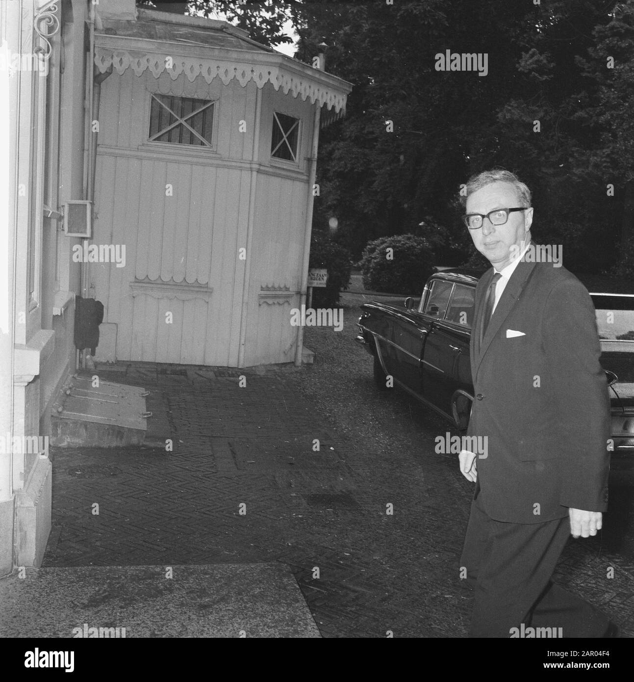 Réunion des ministres au Cabinet, ministre Zijlstra Date : 26 juin 1962 mots clés : ministres, ministres, crises gouvernementales Nom personnel : Zijlstra, Jelle Banque D'Images