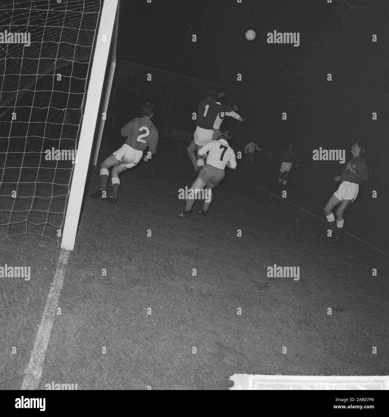 Young Orange versus Young Danemark 2-2 Date: 25 septembre 1962 mots clés: Sport, football Nom personnel: Young Orange Banque D'Images