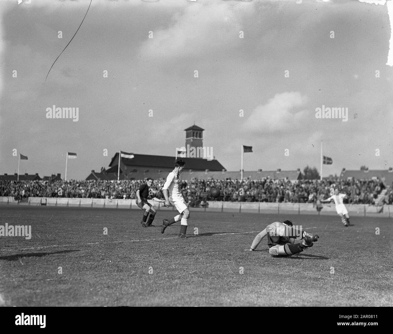 Haarlem Contre Volewijckers 1-1 Date: 19 Septembre 1948 Lieu: Haarlem Nom De L'Institution: Volewijckers Banque D'Images