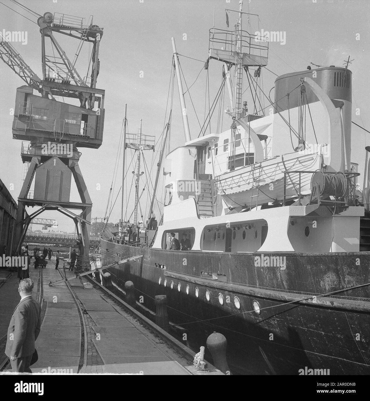 Image des rayons d'or du Zaanstroom? Le navire sur le Handeskade de l'est Date : 10 juin 1963 mots clés : navires Banque D'Images