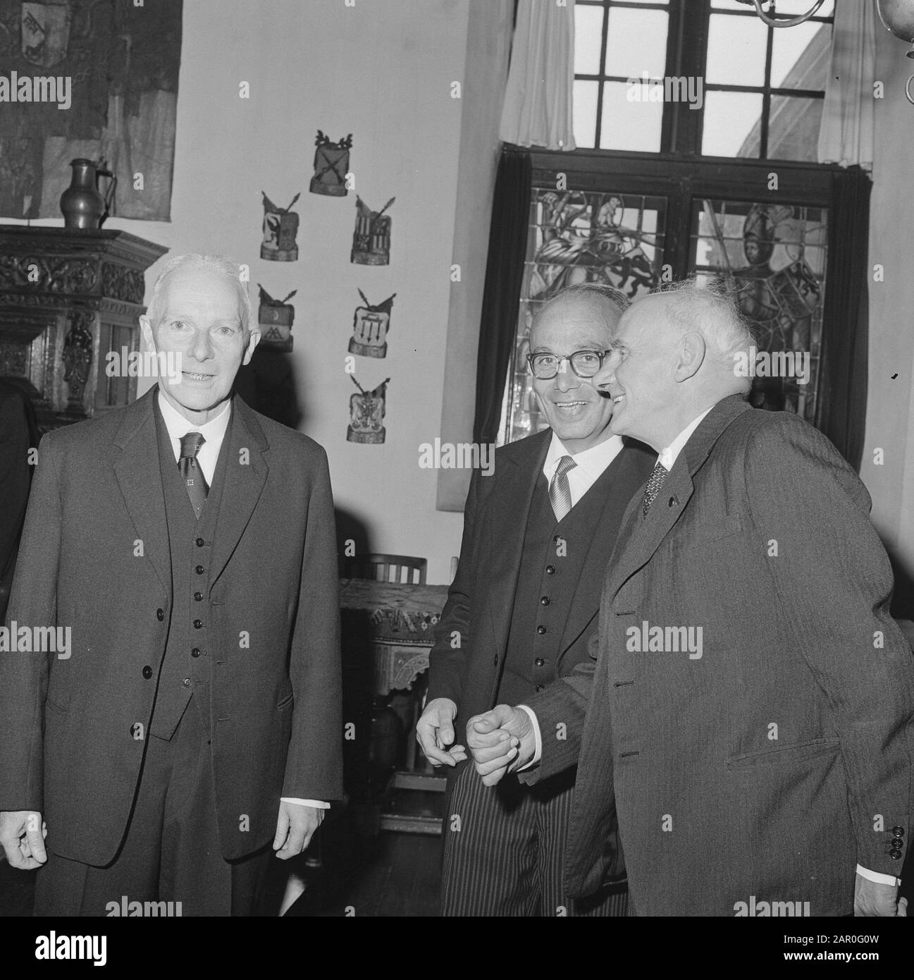 Cyril holland Banque d'images noir et blanc Alamy