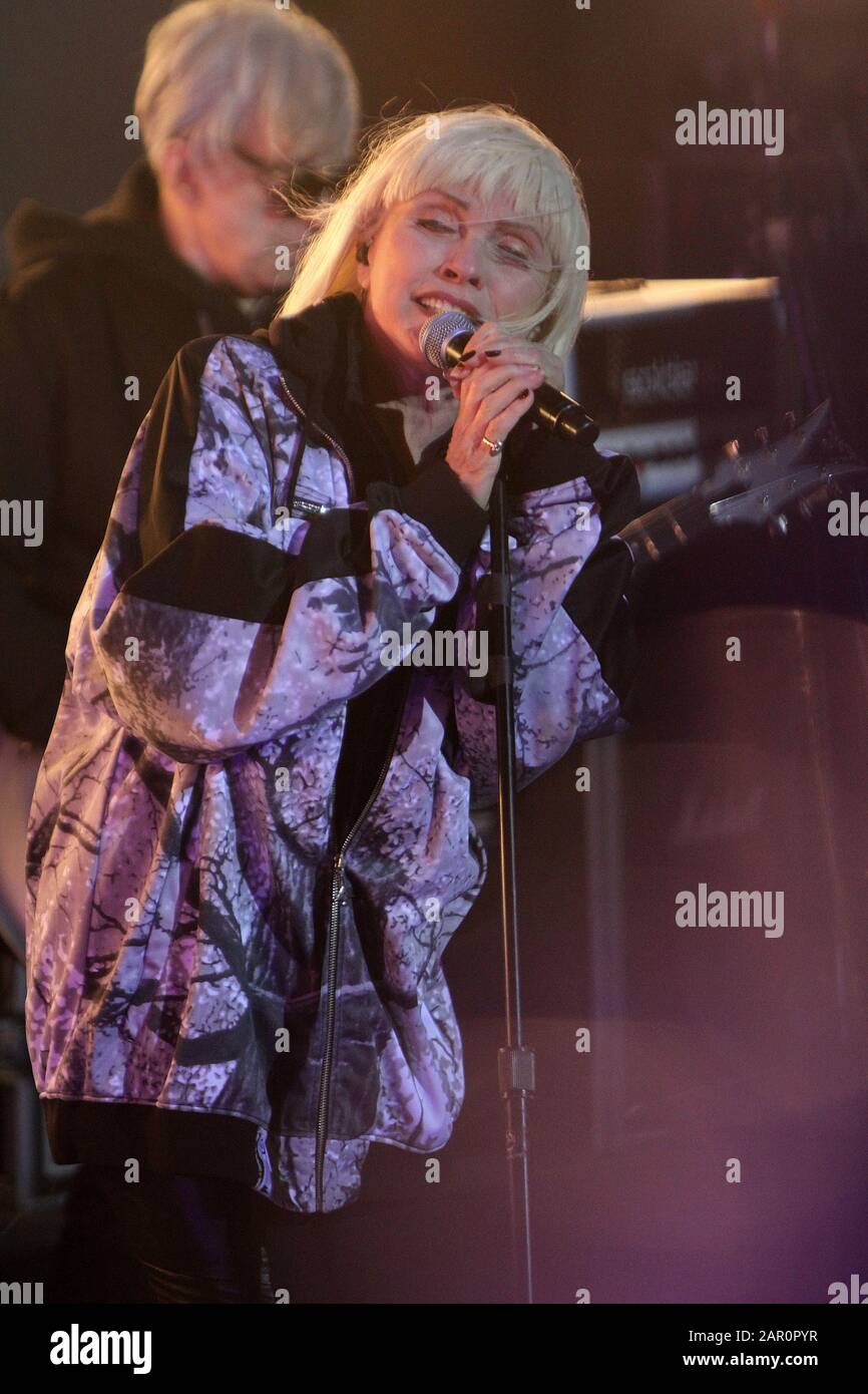 Debbie Harry a laissé les spectateurs étonnés lorsqu'elle exécute son nouveau single 'long Time' pour BBC The One Show 05/05/2017 (image de crédit©Jack Ludlam) Banque D'Images