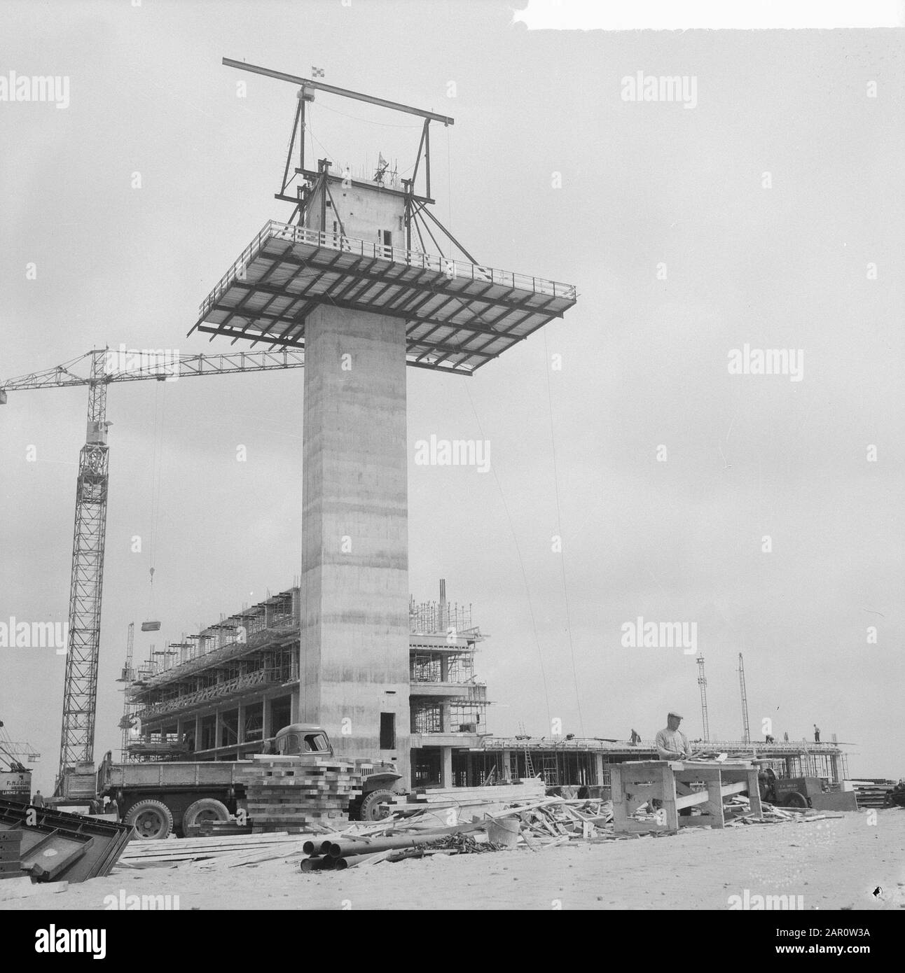 Nouvelle Tour De Contrôle De Schiphol Date : 3 Juillet 1964 Lieu : Noord-Holland, Schiphol Mots Clés : Tour De Circulation Banque D'Images