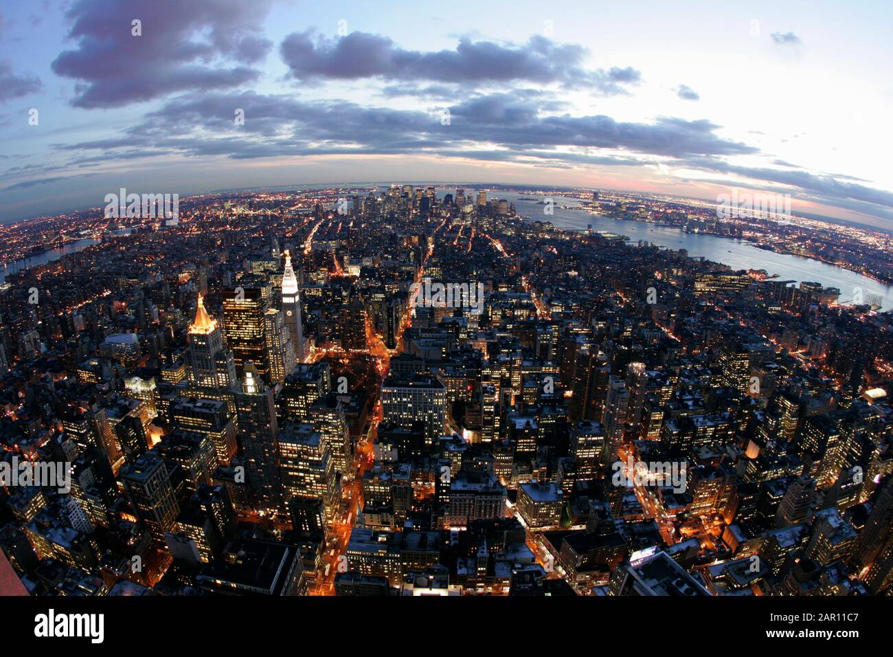 photographie de soirée avec objectif fisheye au-dessus de lower manhattan new york janvier 2006 Banque D'Images