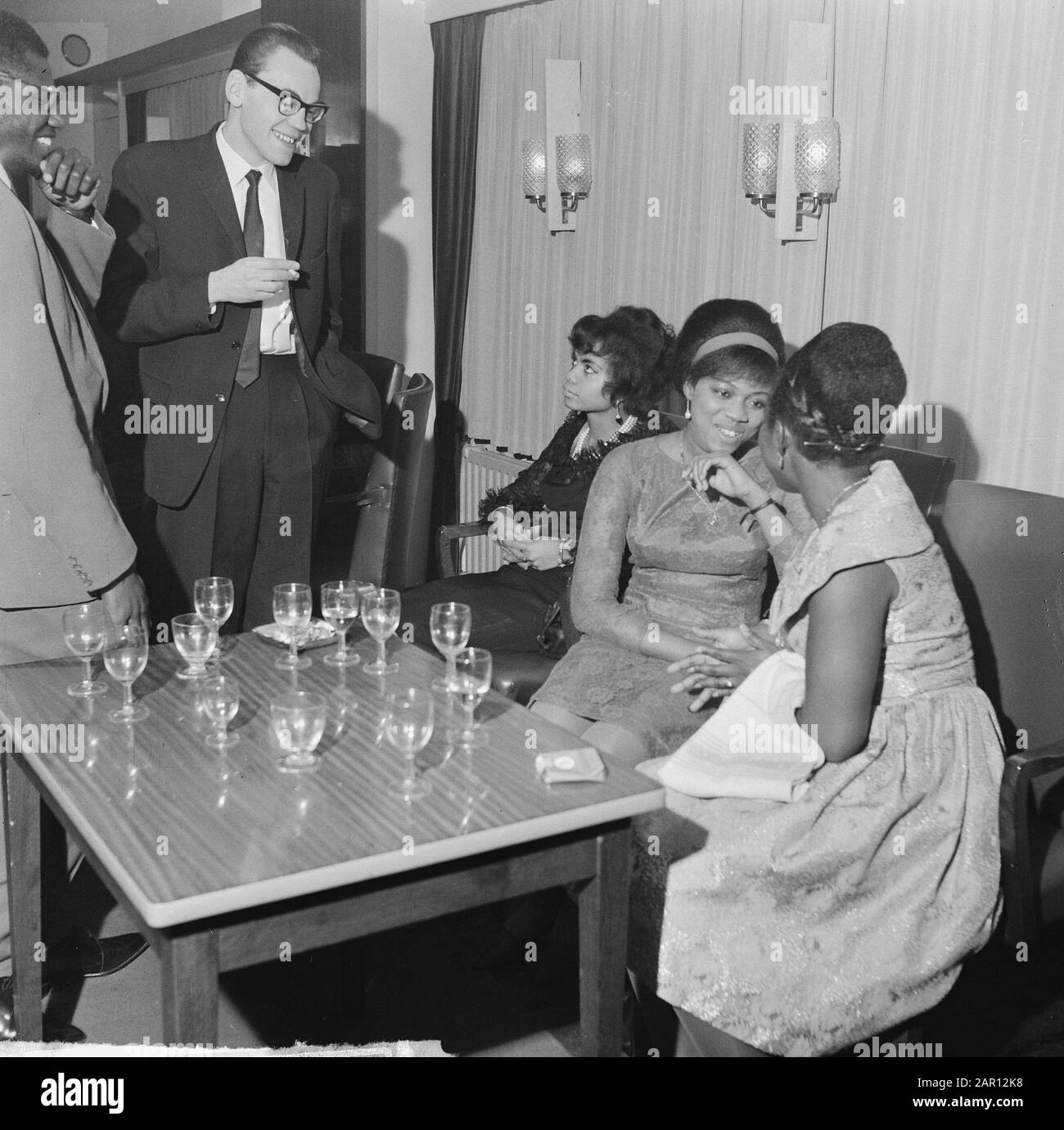 Affectation Unesco Date: 27 décembre 1964 Nom de l'institution: UNESCO Banque D'Images