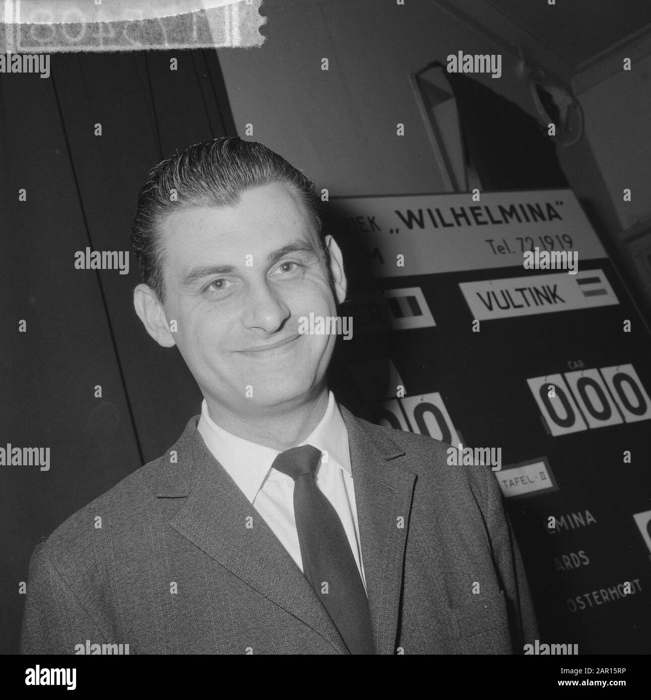 Cadre d'ancrage européen de championnat 47/1 à Apeldoorn, Boulanger (kop) belge Date: 14 mars 1965 lieu: Apeldoorn, Gueldre mots clés: CHAMPIONSHELS, KIPES, billard nom De La Personne: Boulanger Banque D'Images