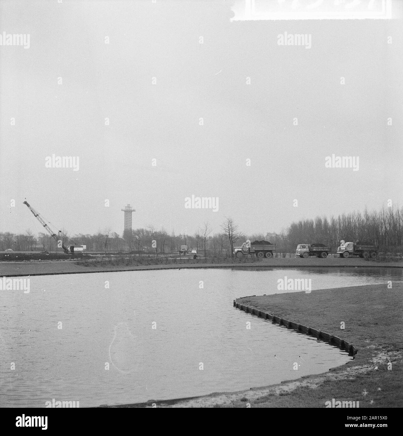 Het Vroesenpark est élevé, kiputatos avec promenade en sable et à Date: 16 mars 1965 mots clés: Parcs, travail Nom de personne: Vroesenpark Banque D'Images