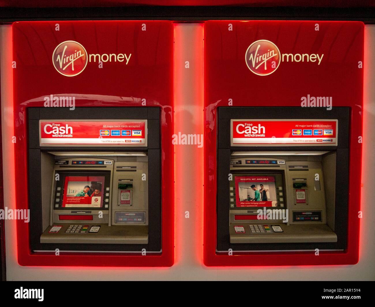 Deux distributeurs automatiques de billets Virgin Money au Royaume-Uni Banque D'Images