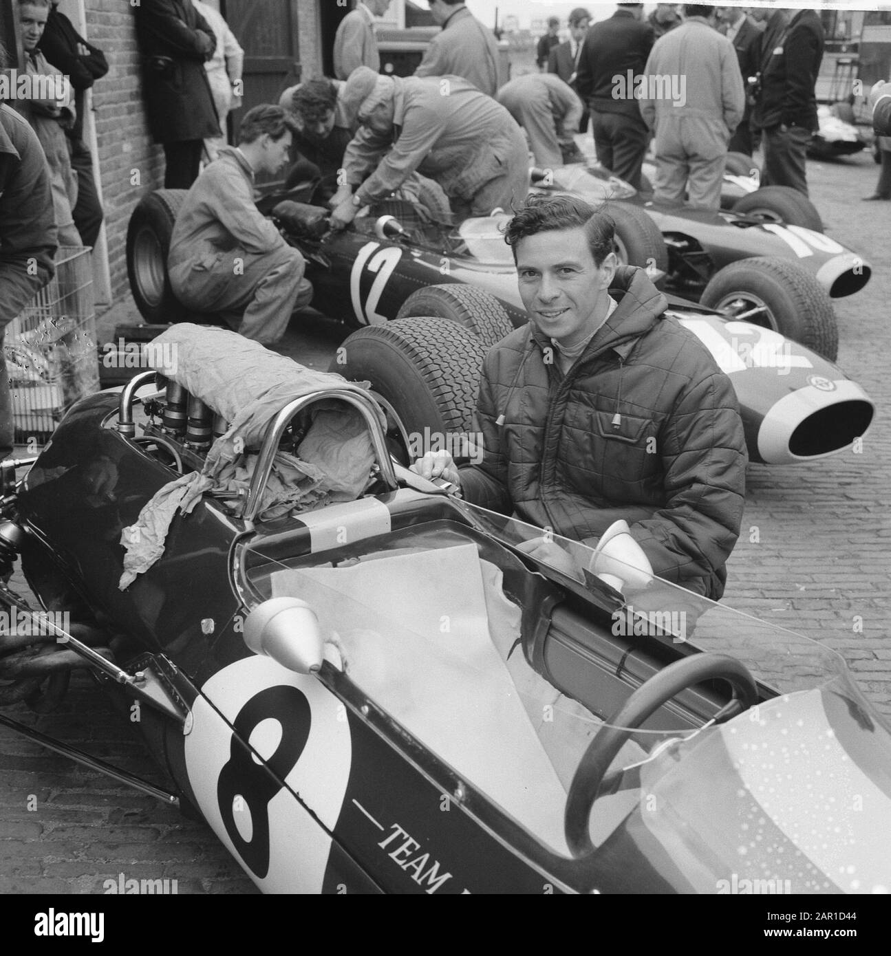 Training Zandvoort Grand Prix, Jim Clark À Son Lotus Date: 16 Juillet 1965 Lieu: Noord-Holland, Zandvoort Mots Clés: Motorsport Nom Personnel: Clark, Jim Banque D'Images