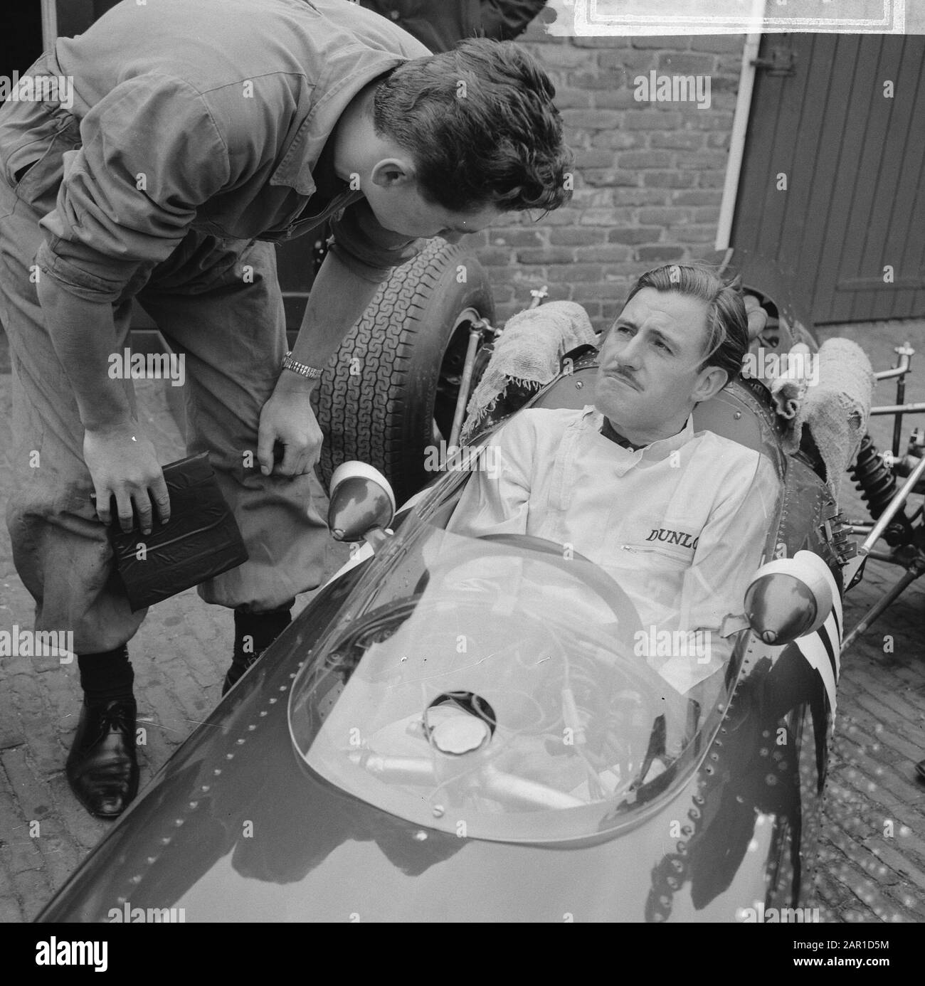 Training Zandvoort Grand Prix, Graham Hill (Brm) Date : 16 Juillet 1965 Lieu : Noord-Holland, Zandvoort Mots Clés : Motorsport Nom Personnel : Hill, Graham Banque D'Images