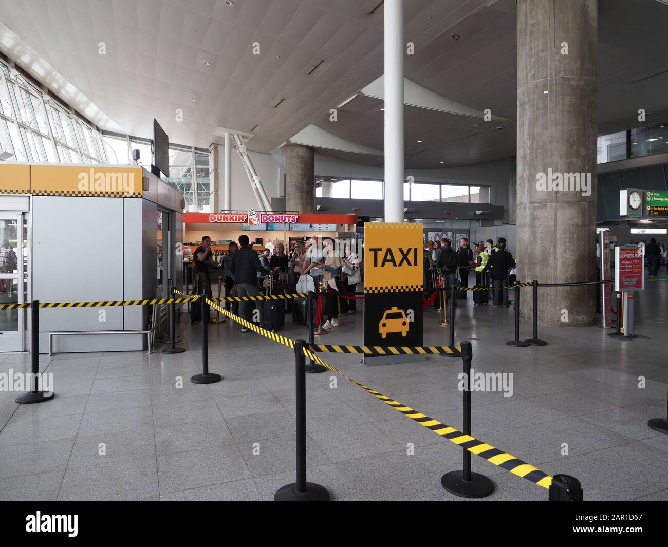 New York, États-Unis - 29 mai 2019: File d'attente pour prendre un taxi à l'aéroport JFK. Banque D'Images