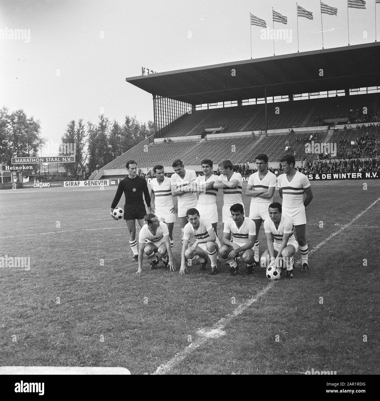 Sparta contre la Hongrie 0-2, TEAM Hongrie Date: 3 juillet 1966 lieu: Hongrie mots clés: Équipes, sports, football Nom de l'institution: Sparta Banque D'Images