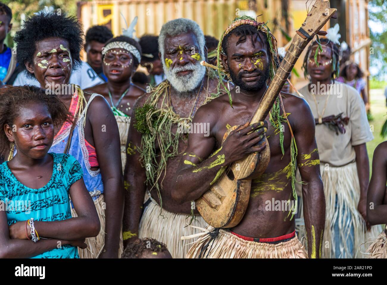 Sing-Sing à Bougainville, Papouasie-Nouvelle-Guinée. Festival de village coloré à Bougainville avec musique et danse Banque D'Images