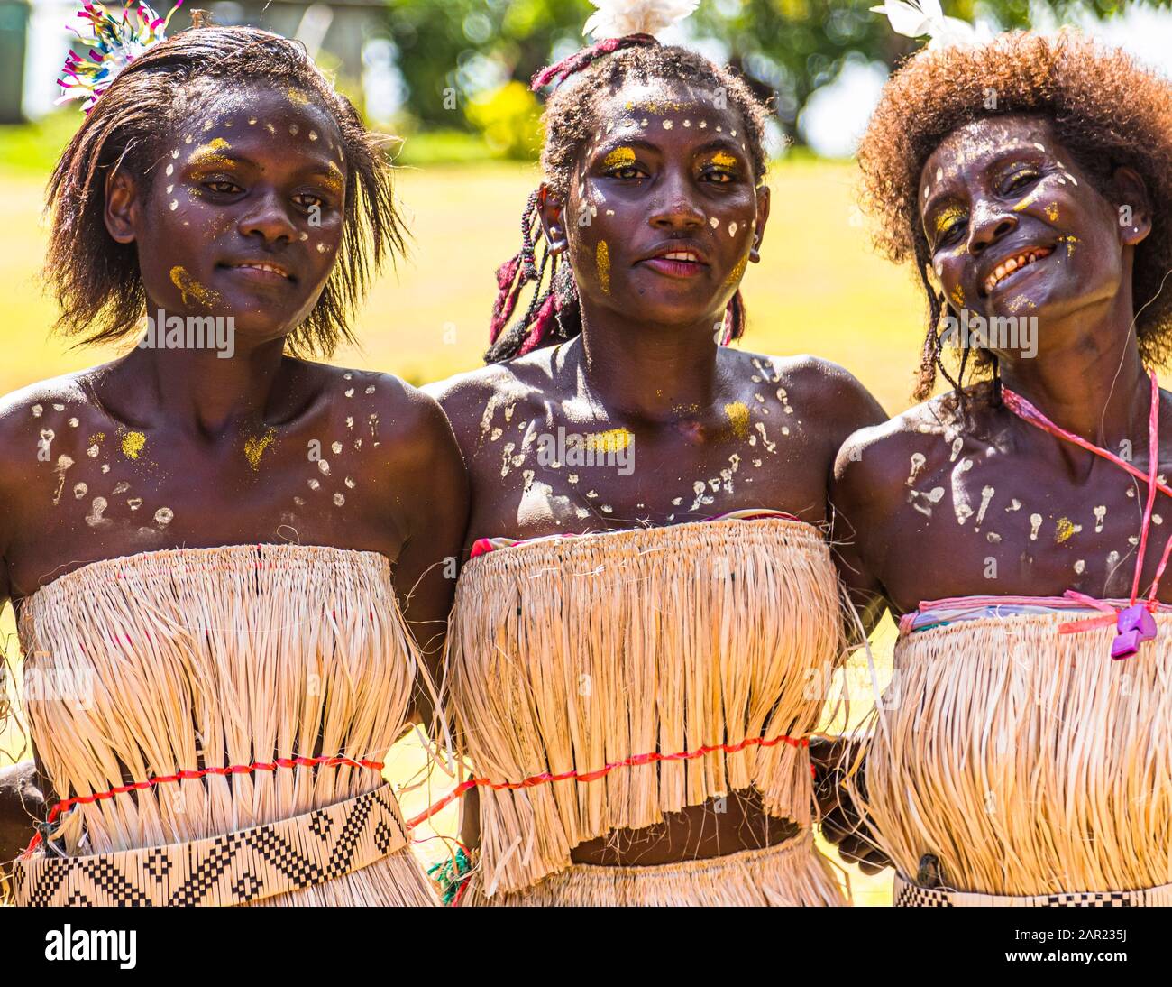 Sing-Sing à Bougainville, Papouasie-Nouvelle-Guinée. Festival de village coloré à Bougainville avec musique et danse Banque D'Images