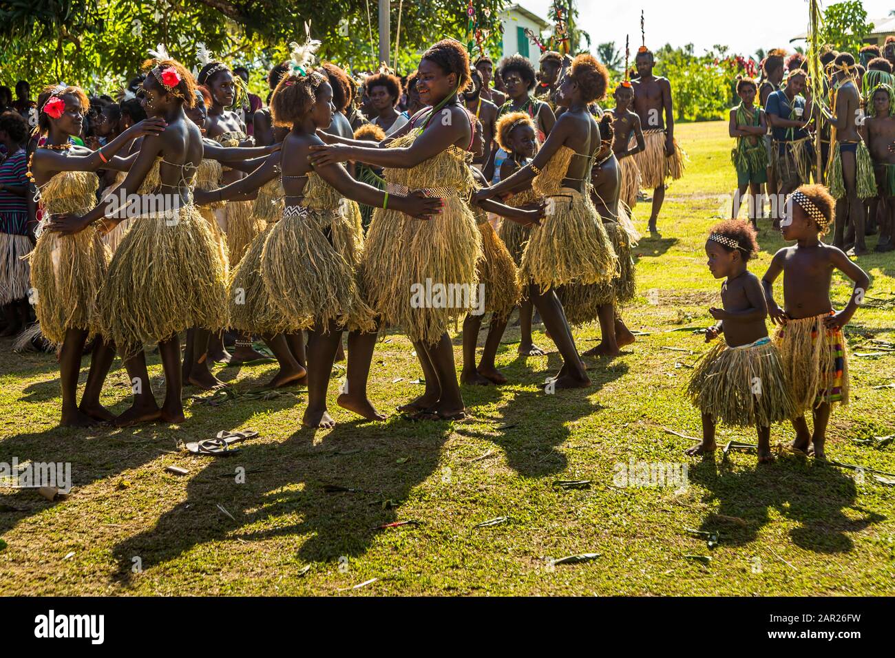 Sing-Sing à Bougainville, Papouasie-Nouvelle-Guinée. Festival de village coloré à Bougainville avec musique et danse Banque D'Images