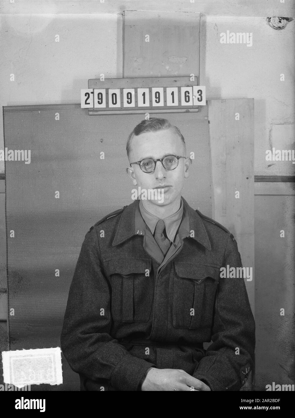 Pasfoto Zeeburg: 290919163 Annotation: Date de naissance: 29-9-1919 Date: 5 février 1950 lieu: Amsterdam mots clés: Militaire, portraits Banque D'Images