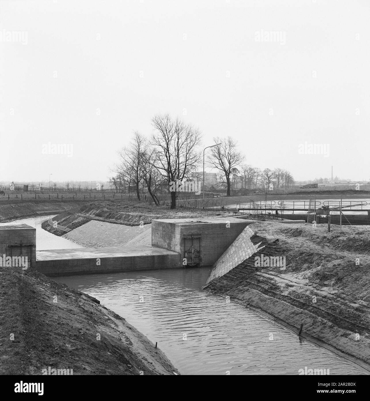 Planches à eau, plongeurs, de regge Date: 1968 lieu: Enschede mots clés: Plongeurs, planches à eau Nom De La Personne: De regge Banque D'Images Planches à eau, plongeurs, de regge Date: 1968 lieu: Enschede mots clés: Plongeurs, planches à eau Nom De La Personne: De regge Banque D'Images