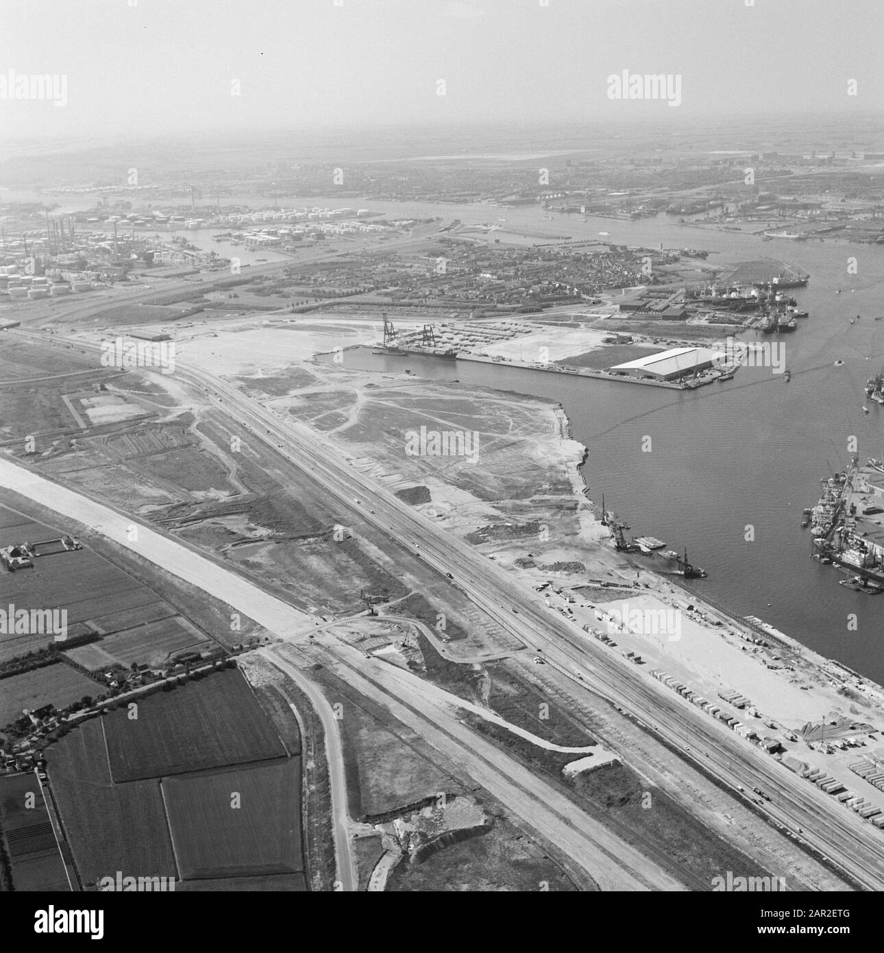 Construction de routes, ports, expédition Date : non daté mots clés : ports, expédition, construction de routes Banque D'Images