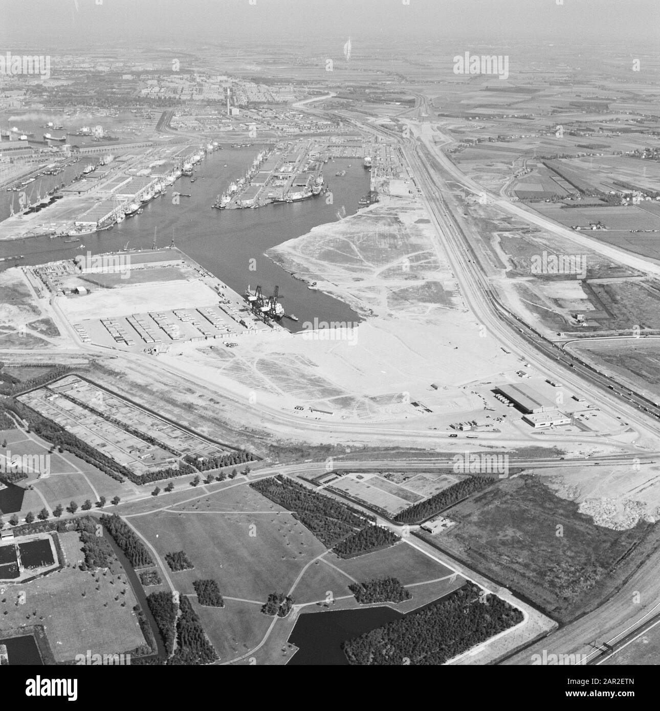 Construction de routes, ports, expédition Date : non daté mots clés : ports, expédition, construction de routes Banque D'Images