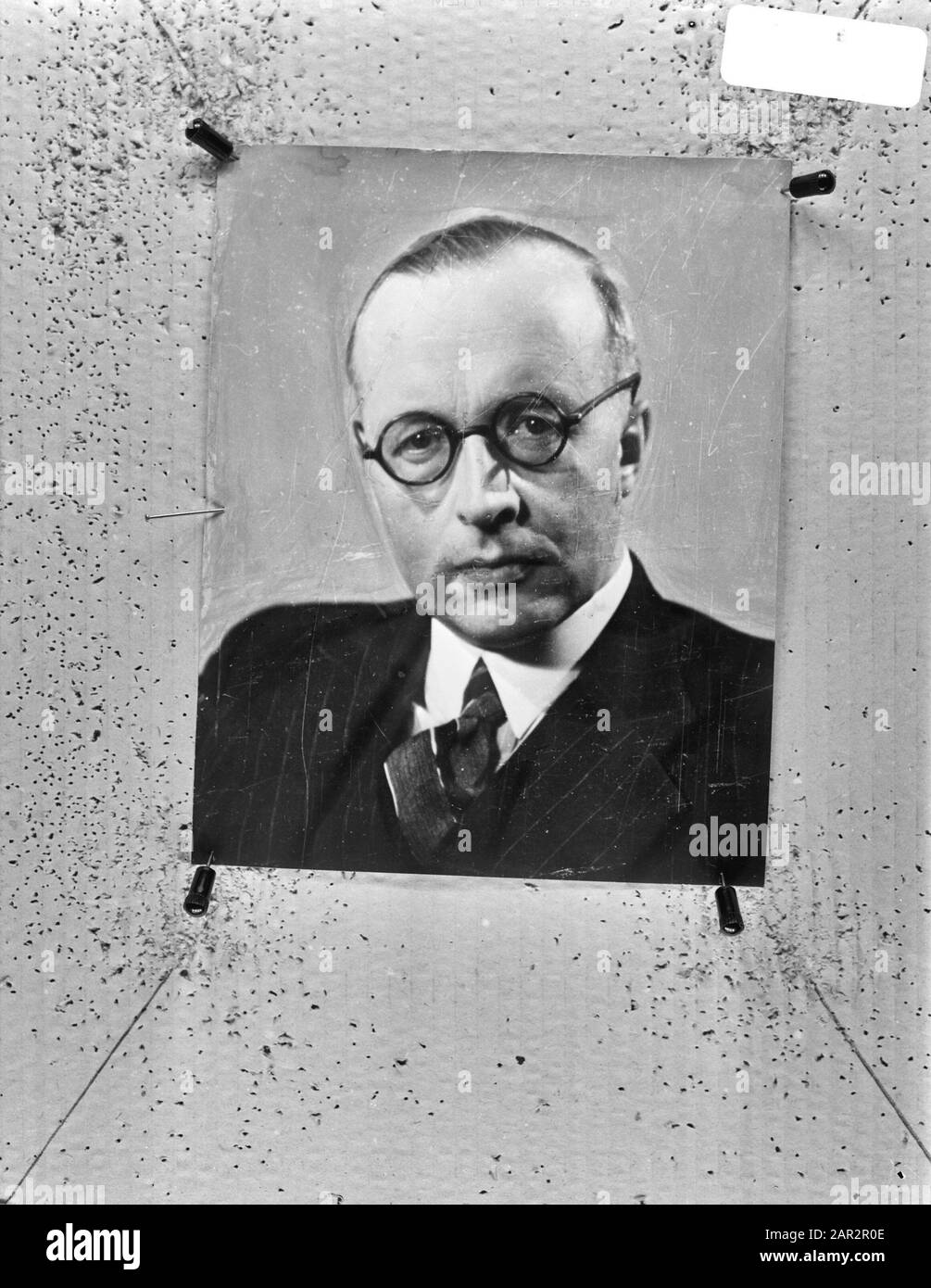 Carte centrale PvdA. M. G. E. van Walsum, vice-président et membre du conseil municipal d'urgence de Rotterdam Date: 19 février 1946 lieu: Rotterdam, Zuid-Holland mots clés: Conseillers municipaux, partis, politique, portraits, présidents Nom personnel: Walsum, Gerard Ewout of Banque D'Images