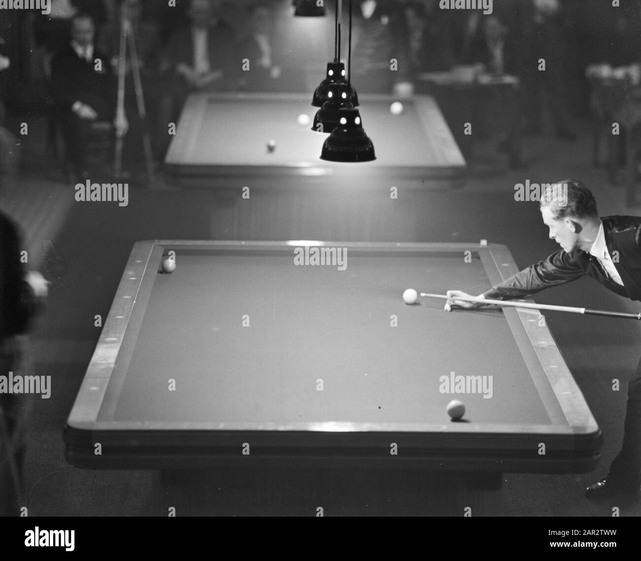 Championnat européen de billard trois pneus à Hilversum Hollandais de Ruyter en action Date : 11 mars 1959 Banque D'Images