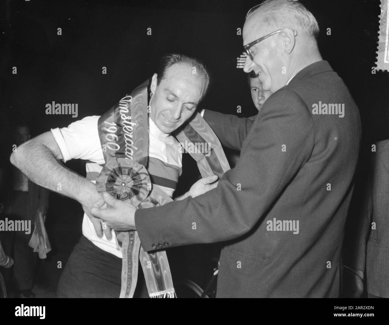 Course internationale de cyclisme Grand Prix d'Amsterdam Date: 23 juin 1960 mots clés: Course de cyclisme Nom personnel: Grand Prix d'Amsterdam Banque D'Images
