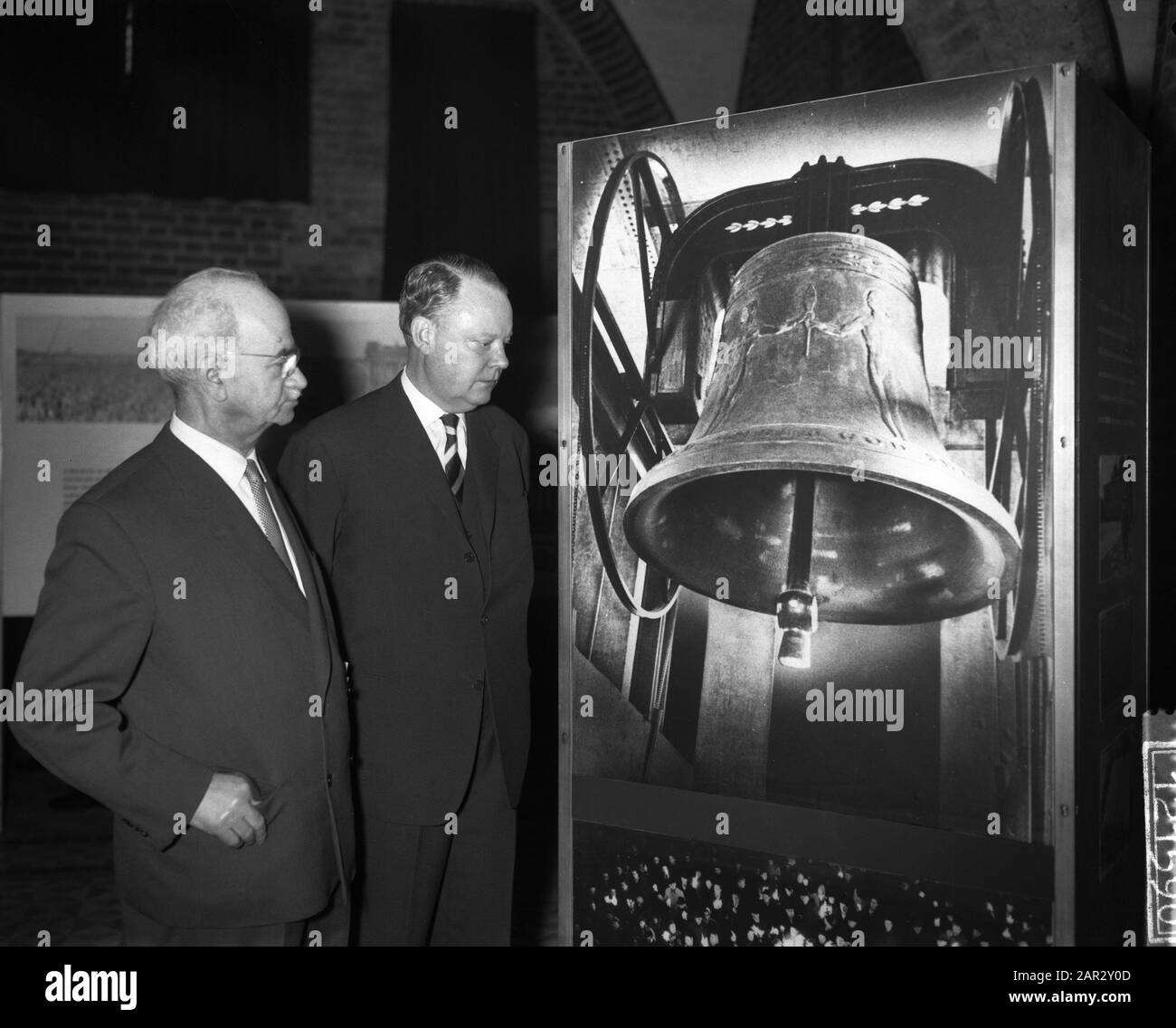 Exposition d'ouverture Berlin bastion de la liberté par dr. J. Lons Date : 1 mars 1961 mots clés : ouvertures Nom personnel : DR. J. Lons Banque D'Images