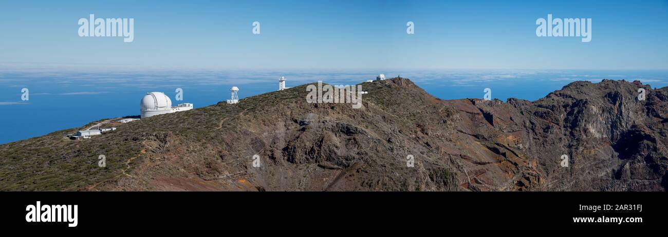 Vue panoramique sur les télescopes de Roque de los Muchachos. Observatoire sur la Palma, île des Canaries, Espagne Banque D'Images