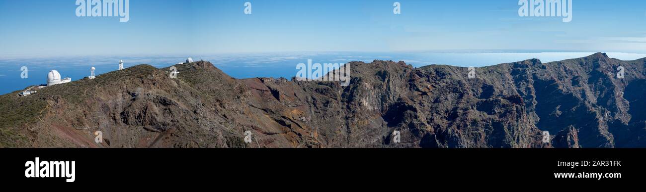 Vue panoramique sur les télescopes de Roque de los Muchachos. Observatoire sur la Palma, île des Canaries, Espagne Banque D'Images