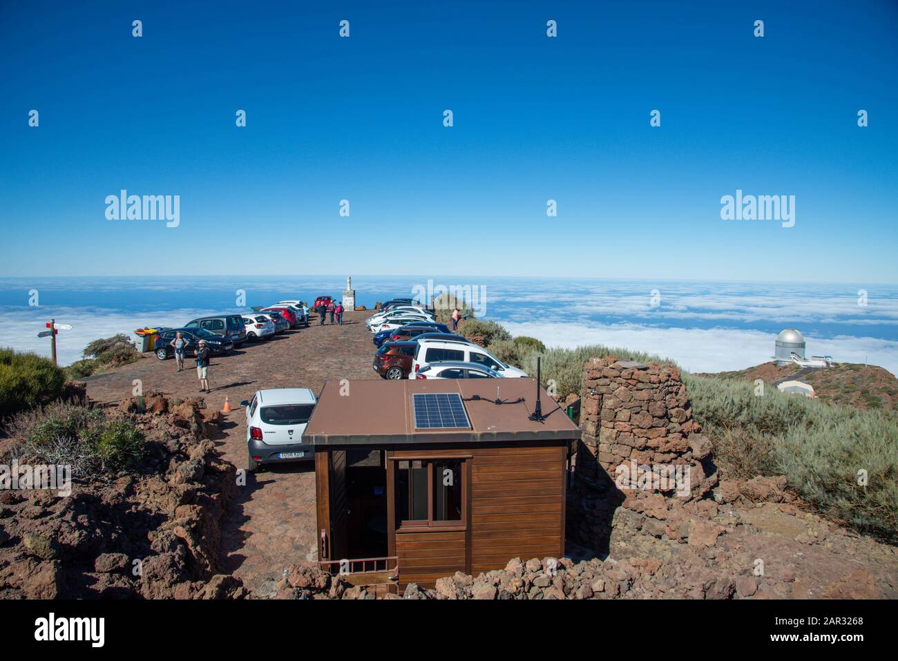 Parking à Roque de los Muchachos. Observatoire sur la Palma, île des Canaries, Espagne Banque D'Images