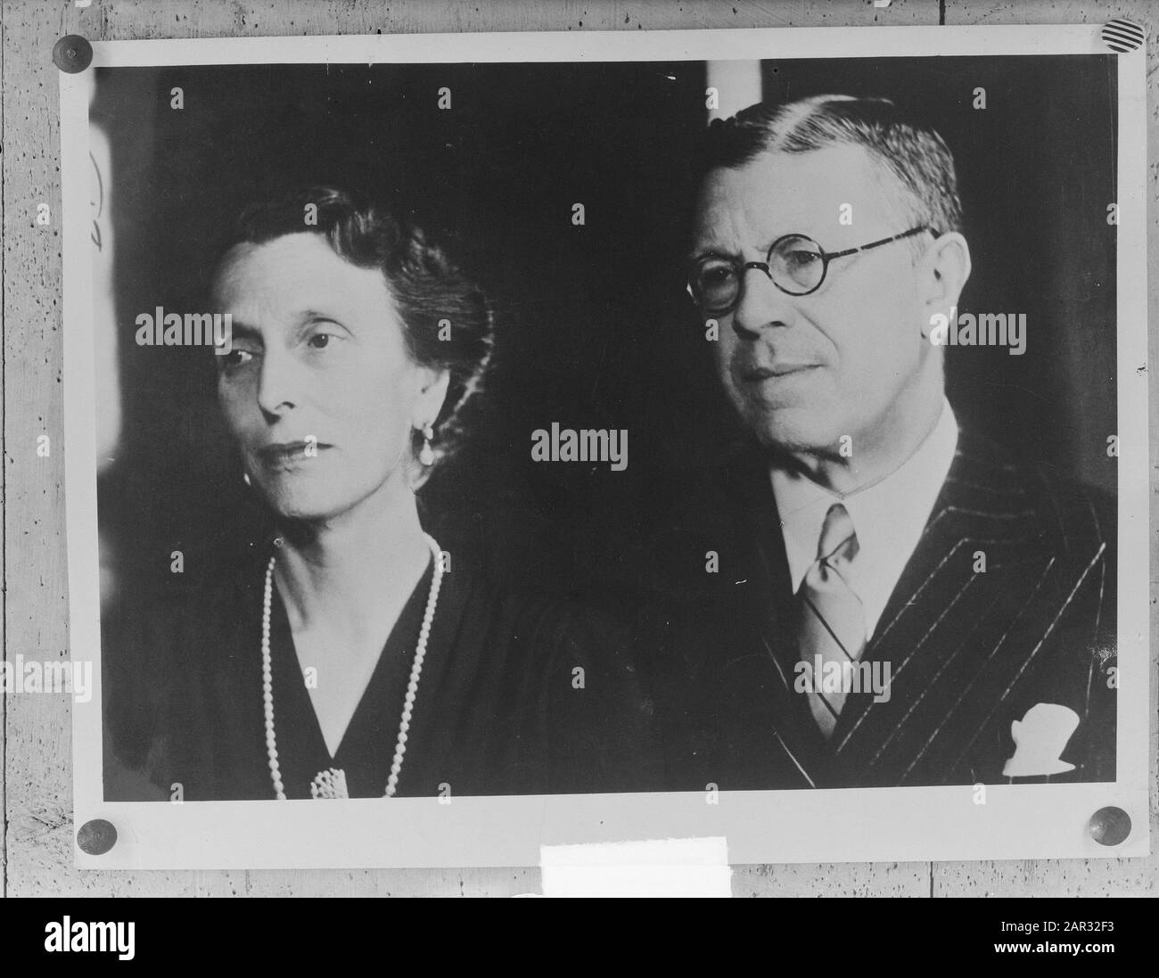 Roi Gustav Adolf Avec La Reine Louise Date : 29 Octobre 1950 Nom Personnel : Roi Gustave Adolf, Louise, Reine De Suède Banque D'Images