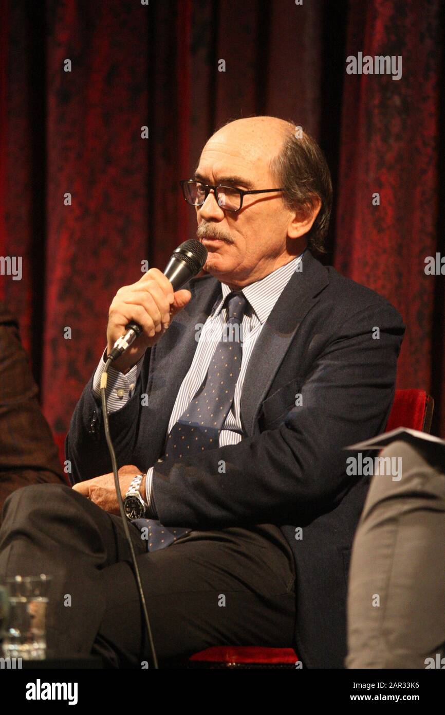 Naples, Italie. 25 janvier 2020. Le procureur national anti-mafia, Federico Cafiero de Raho, avec Luigi de Magistris, maire de Naples, à la réunion intitulée "le masso- mafie nell'età contemporains" au Teatro Mercadante à Naples.In photo Federico Cafiero de Raho, procureur national anti-mafia (photo de Salvatsiore Esposito/Pacific Press crédit): Pacific Press Agency/Alay Live News Banque D'Images