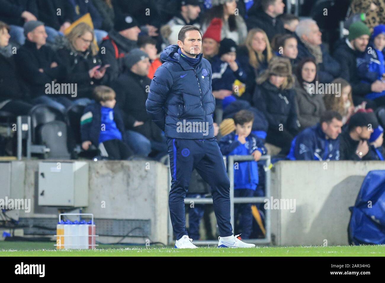 25 janvier 2020, KC Stadium, Kingston upon Hull, Angleterre; Emirates FA Cup, Hull City v Chelsea : Frank Lampard Manager de Chelsea regarde de côté Banque D'Images