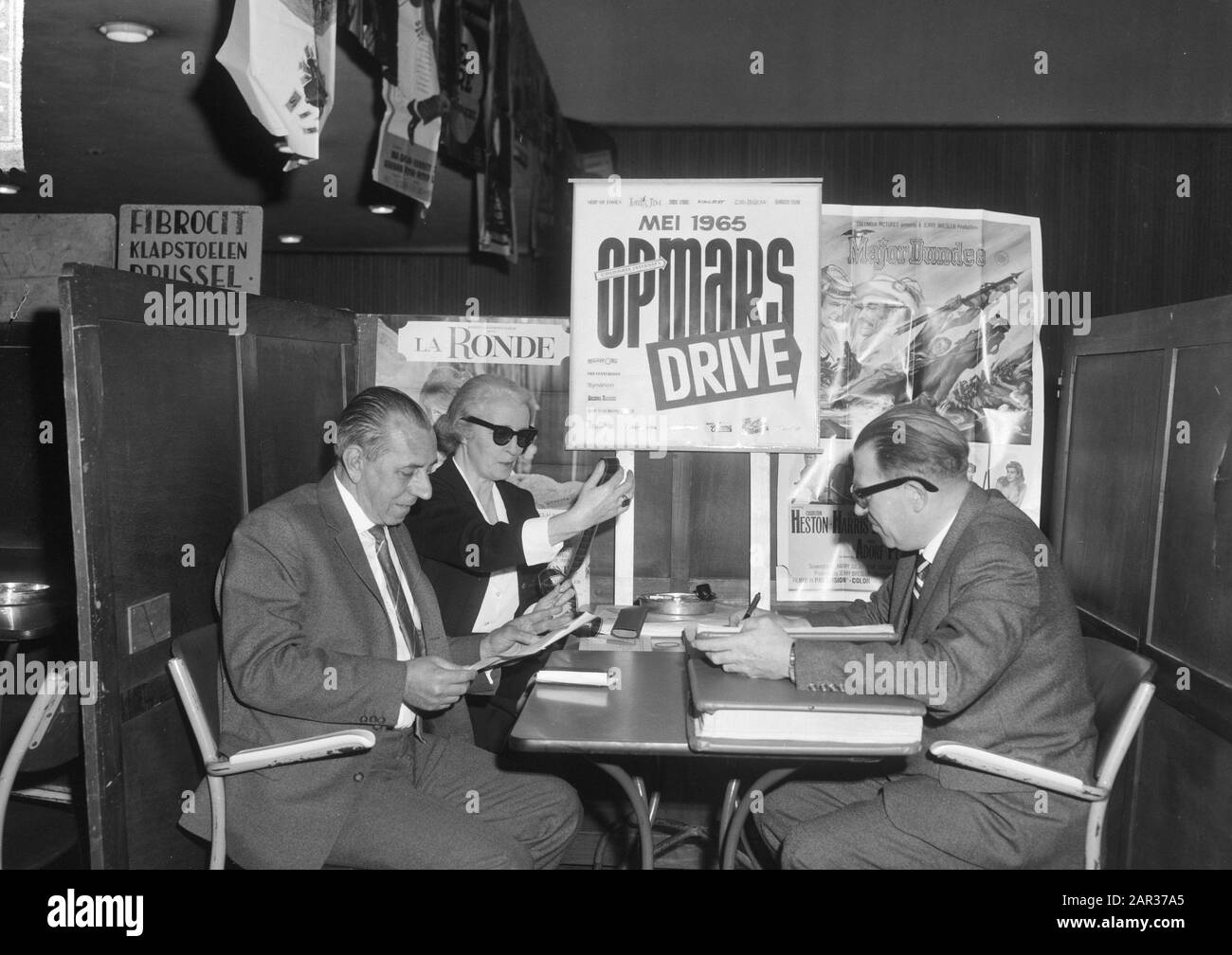 Mission Columbia film Date: 9 mai 1965 mots clés: Films nom De La Personne: Columbia Banque D'Images