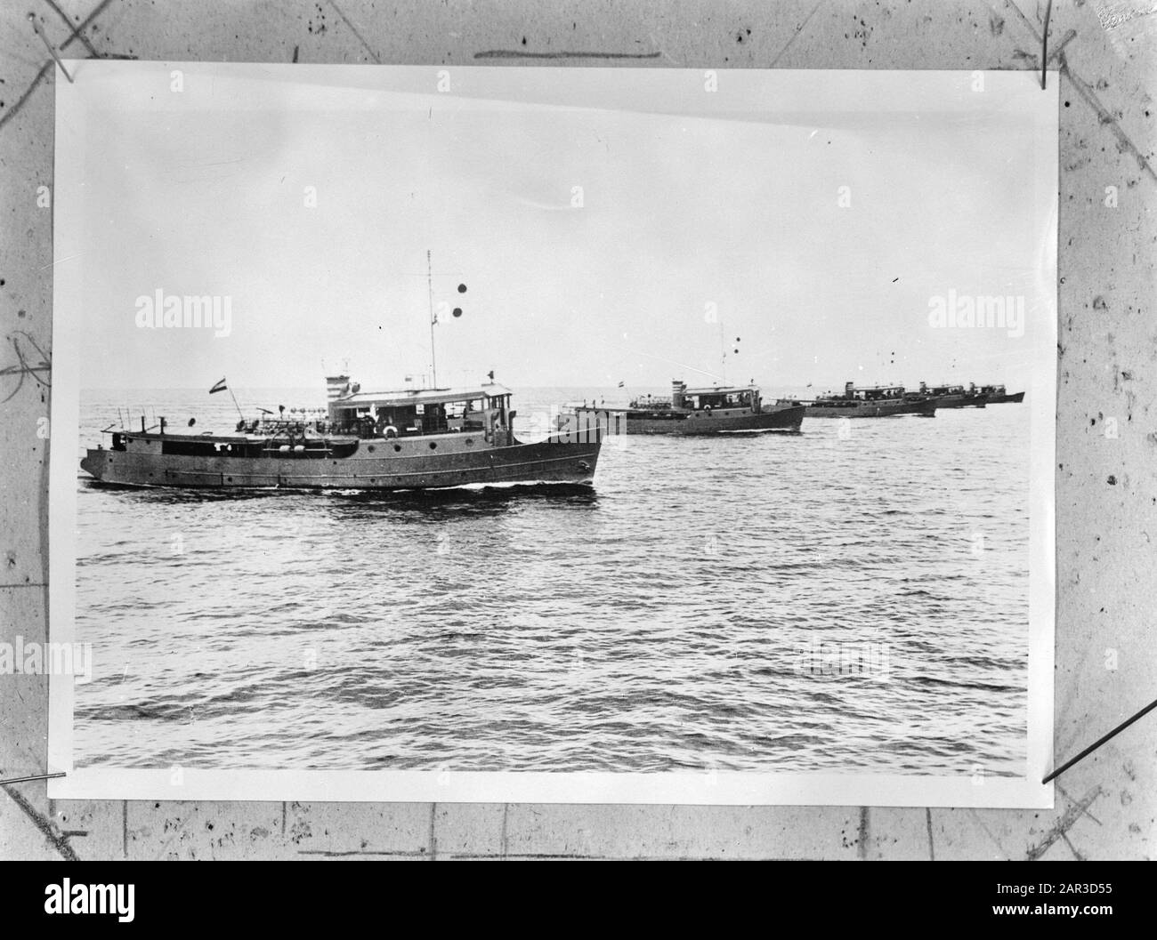 Royal Navy en Extrême-Orient. Une flottille minesweeper en action à une base navale dans les Antilles néerlandaises de l'est Date: 1940-1942 lieu: Indonésie, Antilles néerlandaises de l'est mots clés: Marine, minesweeper, deuxième Guerre mondiale Nom de l'institution: RNN Banque D'Images