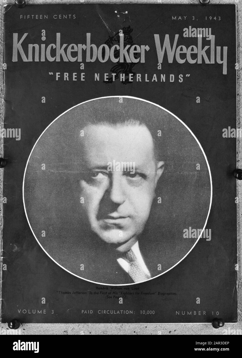 Knicurbocker Weekly, mai 1943, Hendrik Willem van Loon Annotation: Écrivain et publiciste. En tant qu'oncle Henk avec propagande anti-nazie à la radio Date: 1943-05-03 mots clés: Auteurs, portraits, portraits, radio, écrivains, seconde Guerre mondiale Nom personnel: Loon, Hendrik Willem van Banque D'Images