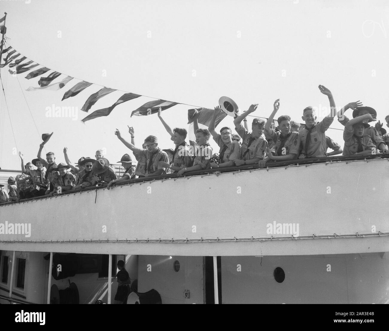 Départ 900 Boy Scouts de Hoek van Holland à Wereldjamboree en Angleterre Date : 30 juillet 1957 lieu : Grande-Bretagne, coin de Hollande mots clés : départ, JAMBOREE MONDIAL Banque D'Images