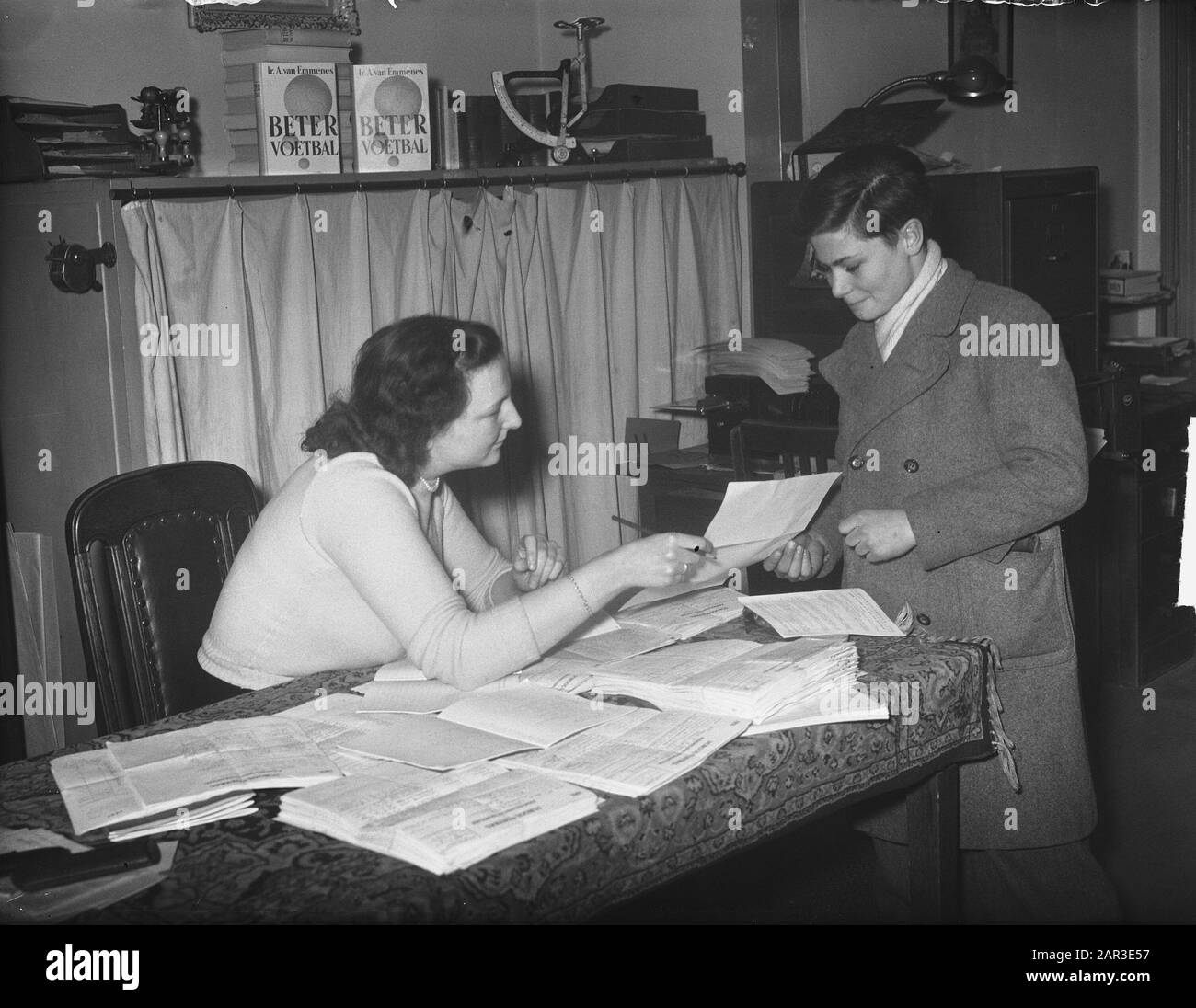 Formulaire de football de l'école de navigation Date : 9 mars 1951 Banque D'Images