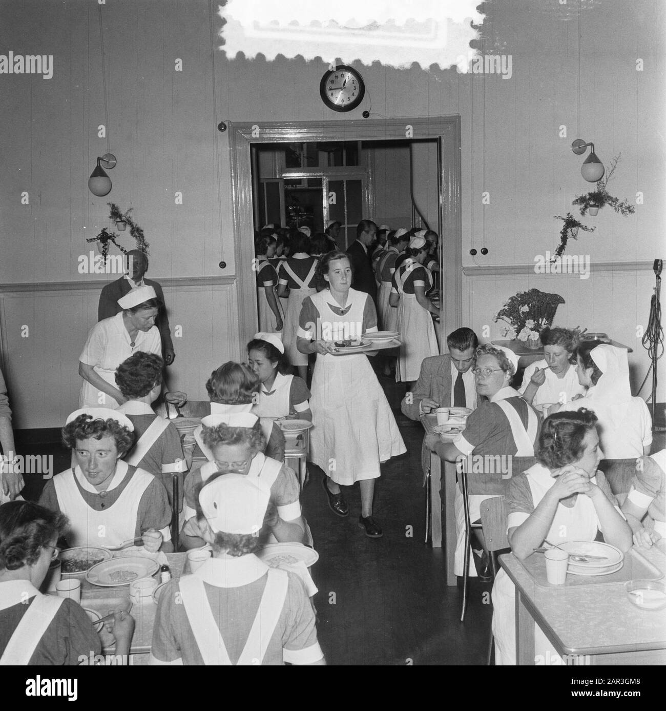 Nouvelle salle à manger et cafétéria Wilhelmina Guest House Date: 9 July 1952 Nom de l'établissement: Wilhelmina Guest House Banque D'Images