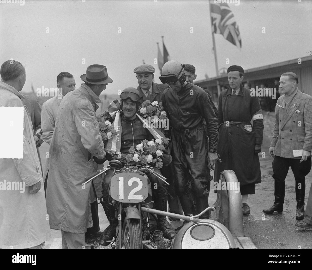 Gagnant Date: 6 Mai 1951 Lieu: Noord-Holland, Zandvoort Mots Clés: Gagnants, Courses De Moto Banque D'Images