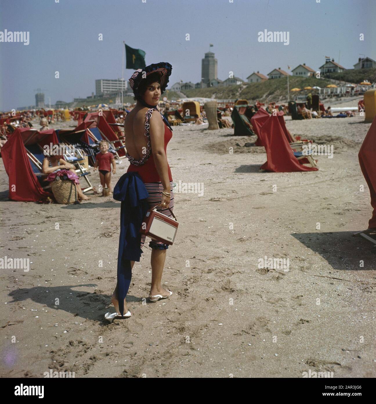 Femmes, plages Date: Non daté mots clés: Plages, femmes Banque D'Images