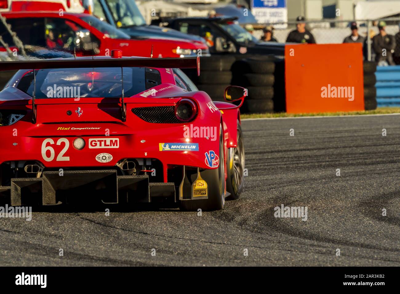 Daytona Beach, Floride, États-Unis. 25 janvier 2020. La course automobile  Risi Competizione Ferrari 488 GTE Ferrari pour le Rolex 24 À Daytona à  Daytona International Speedway à Daytona Beach, en Floride. (Image