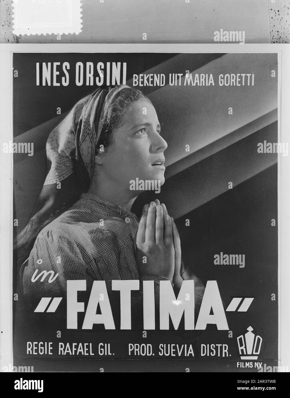 Poster Film Fatimamet Ines Orsini Annotation: Repronegative. Notre Dame de Fatima (Espagnol: La señora de Fátima) est un film dramatique espagnol de 1951 réalisé par Rafael Gil et mettant en vedette Ines Orsini, Fernando Rey et Tito Junco Date: 28 novembre 1951 mots clés: Affiches, film Banque D'Images