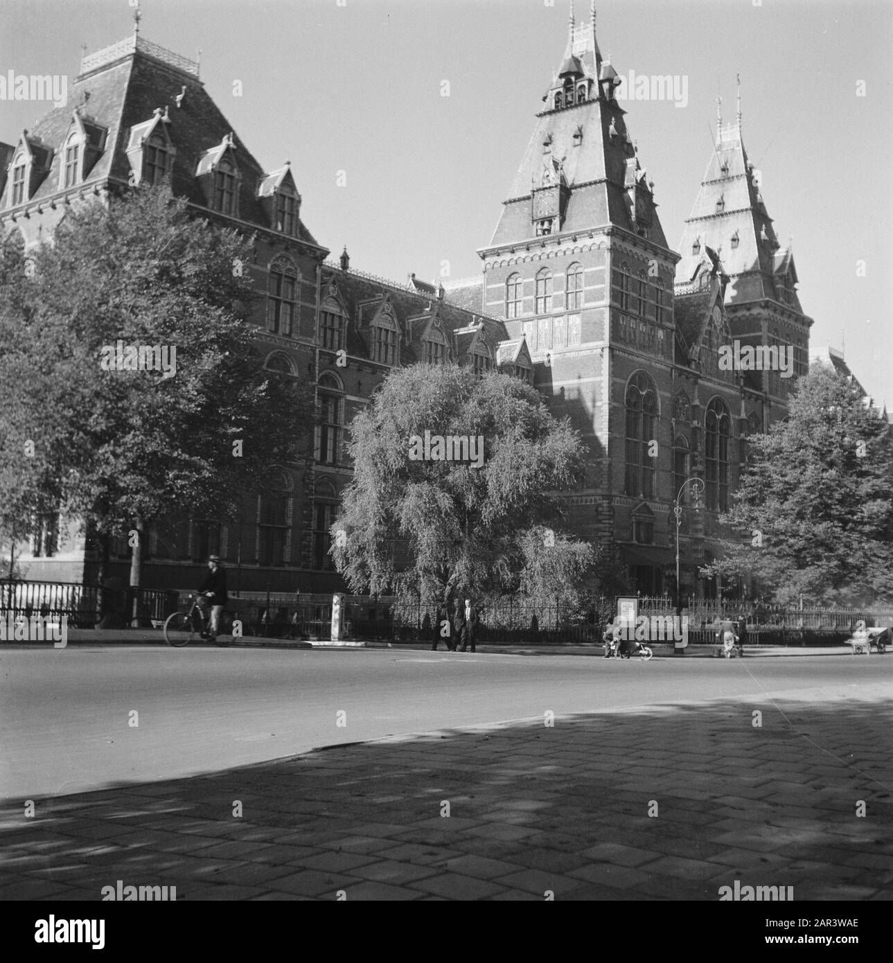Rijksmuseum à Amsterdam Date: 1945 lieu: Amsterdam, Noord-Holland mots clés: Architecture, musées Nom de l'établissement: Rijksmuseum Banque D'Images